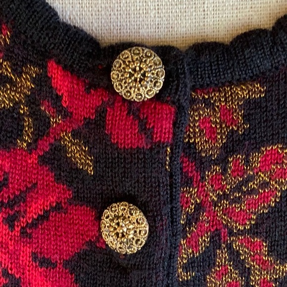 Kenzie Studio cropped cardigan. - Picture 4 of 7